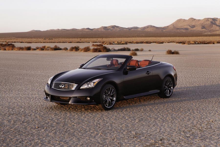  Infiniti G37 IPL Convertible 2013 года  (фото 26 из 37)